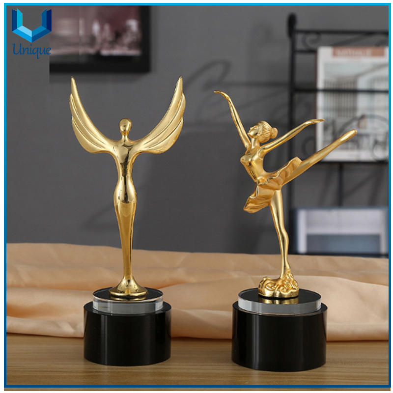 Dancing Award Trophy, Cheap Resin Trophy Cup in Customize Design
